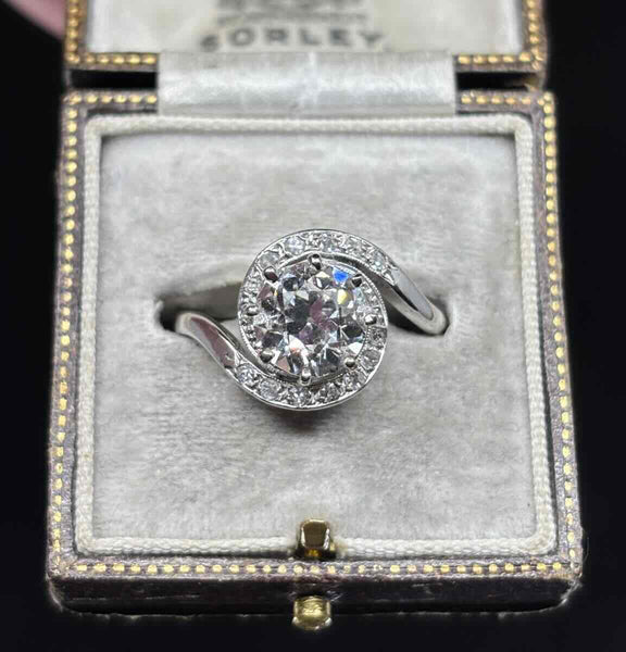 Antique diamond ring circa 1925 with 1.80ct Old European cut centre, 14 single cuts, 18ct white gold — classic antique engagement ring