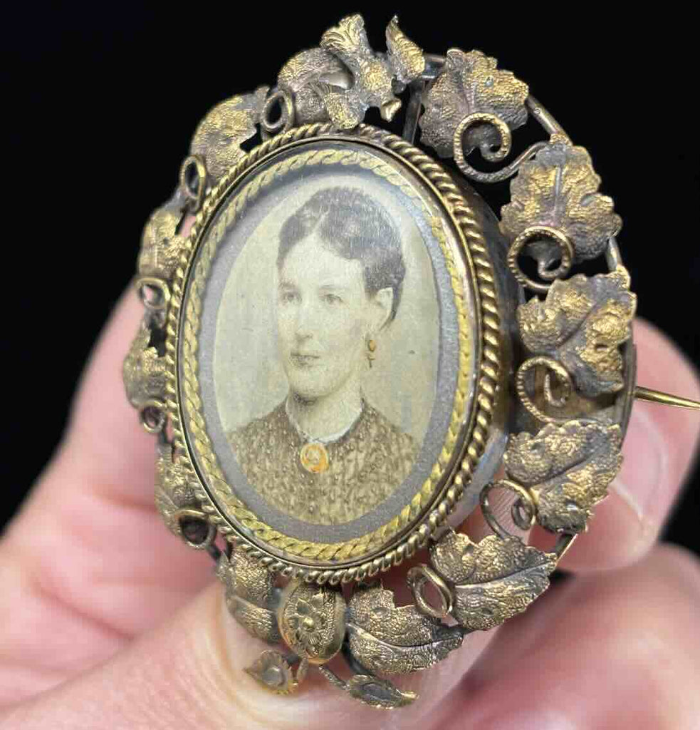 Australian Locket Australian Colonial Lamborn and Wagner Revolving Locket– Irene Byrne & Co