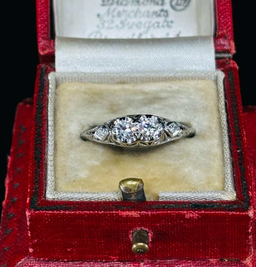 1920s_Art_Deco_Diamond_Engagement_Ring