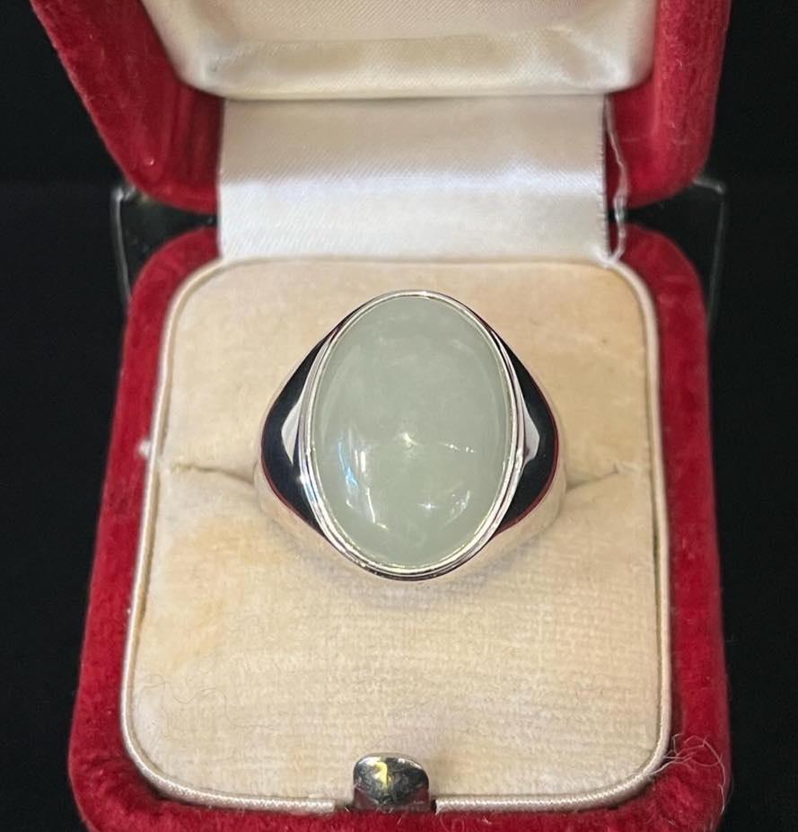 1930s_Oval_Jade_15ct_White_Gold_Ring