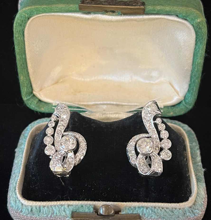 1930s_Platinum_Diamond_Cluster_Earrings