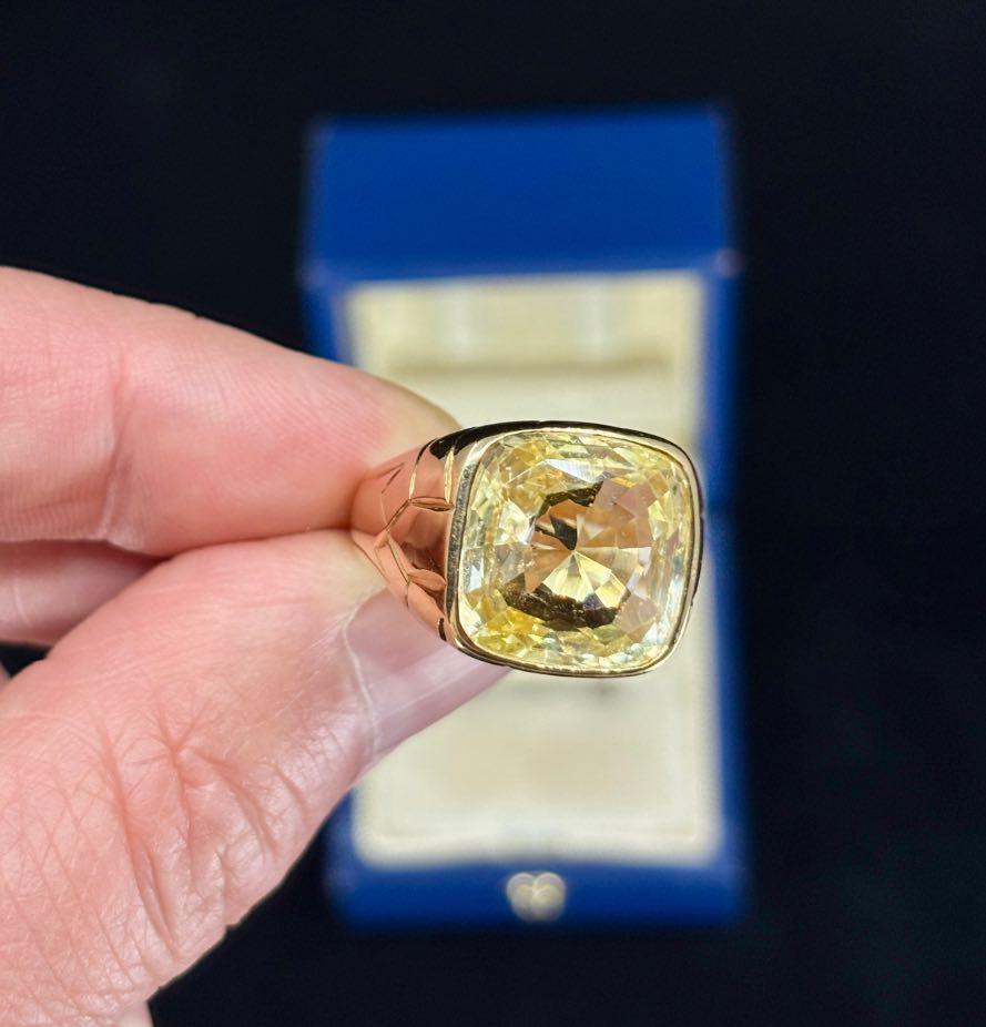 Vintage 1940s French Sterlé yellow Ceylon sapphire 20ct gold ring.