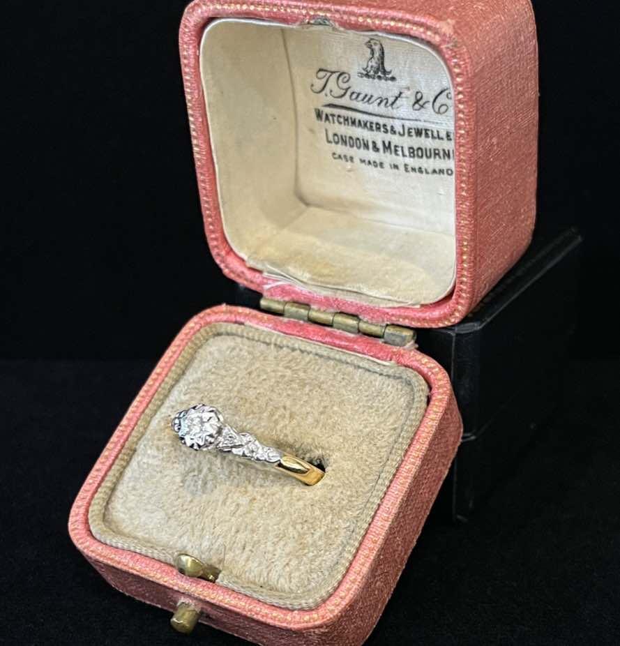 vintage_1940s_diamond_engagement_ring