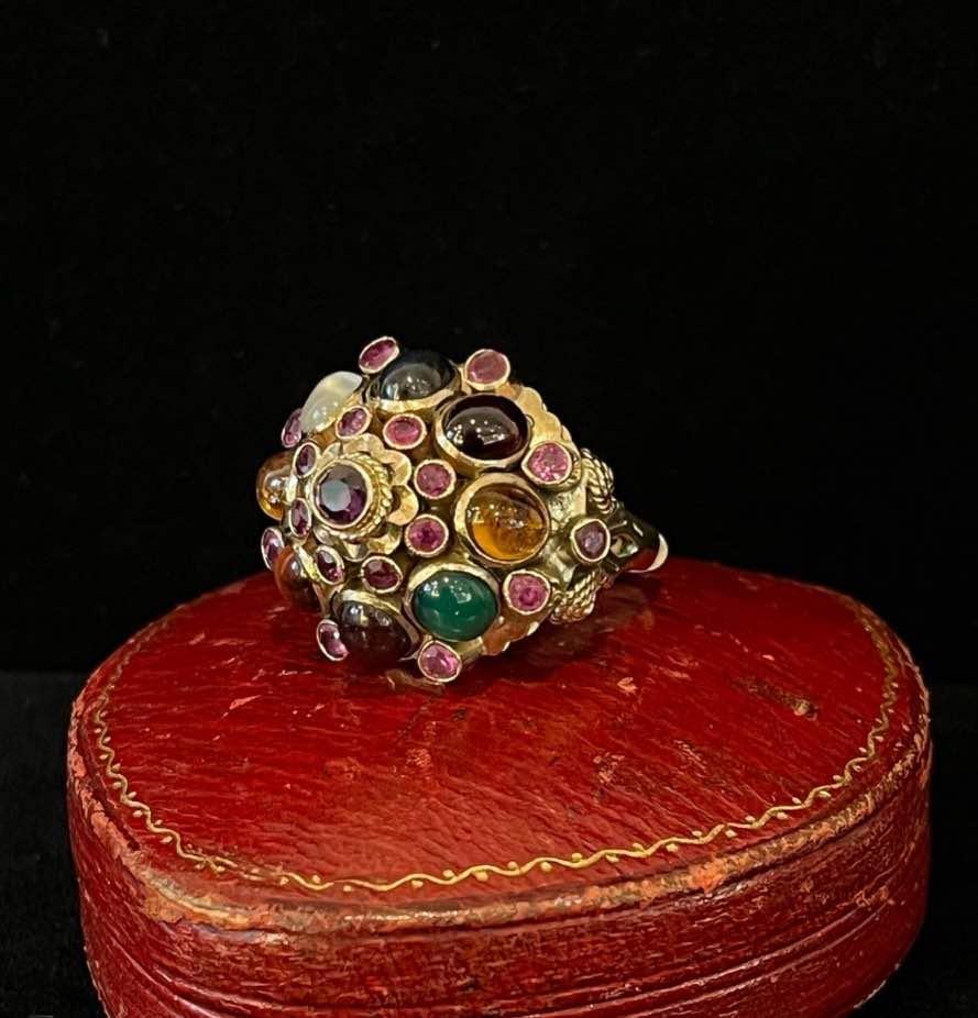 Vintage_Multi_Gemstone_Cluster_Ring