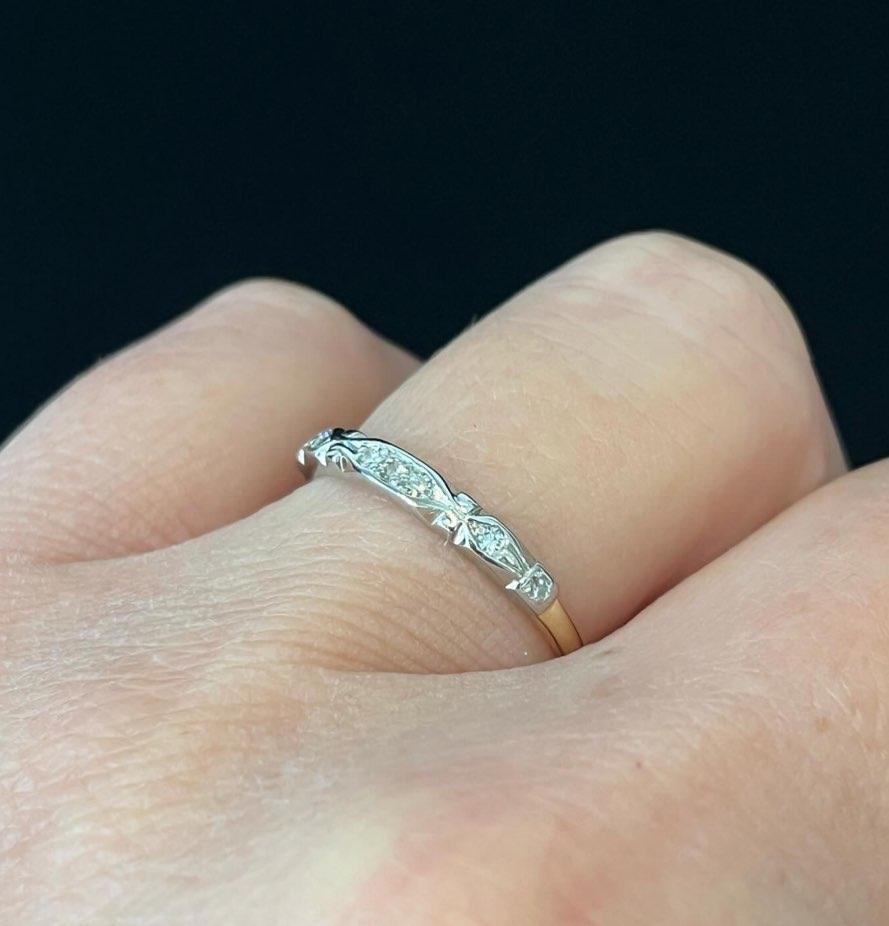 1950s_floral_18ct_Gold_Diamond_Wedding_Band
