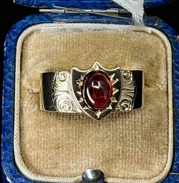 Australian 1920s shield signet ring in antique gold with classic vintage design
