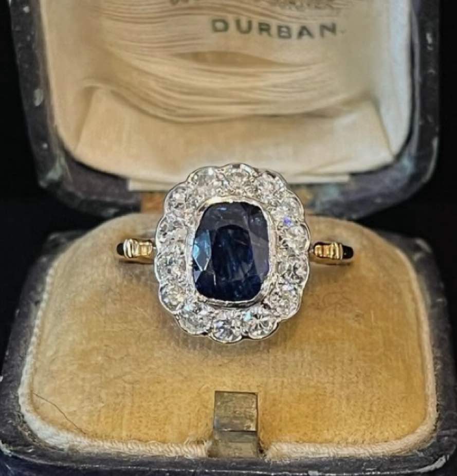 Art_Deco_Sapphire_Ring_with_Brilliant_Cut_Diamonds