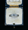 Elegant_Vintage_Diamond_Ring_in_Platinum