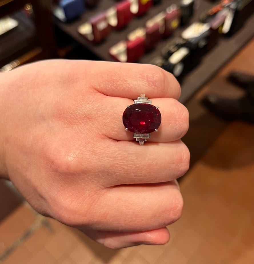 Oval_rubellite_red_tourmaline_ring