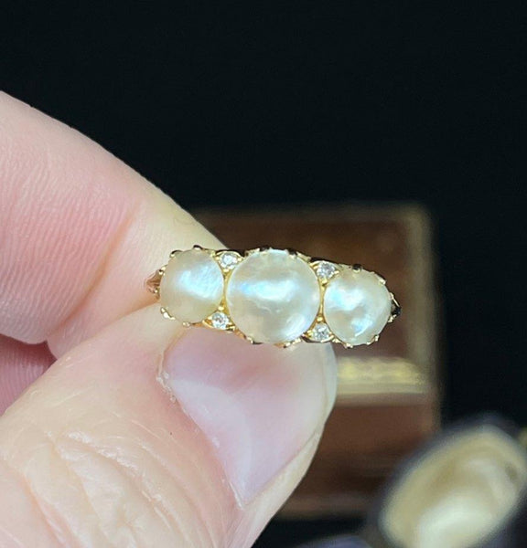 Vintage_1914_Pearl_and_Diamond_Ring_Payton_Pepper___Sons_Ltd