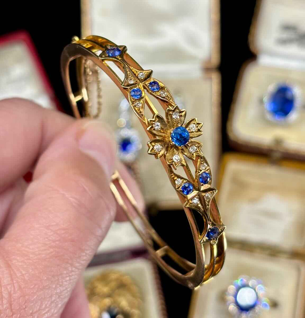 Antique Australian sapphire and diamond gold bangle by Duggin Shappere, 1895 Victorian hinged design.