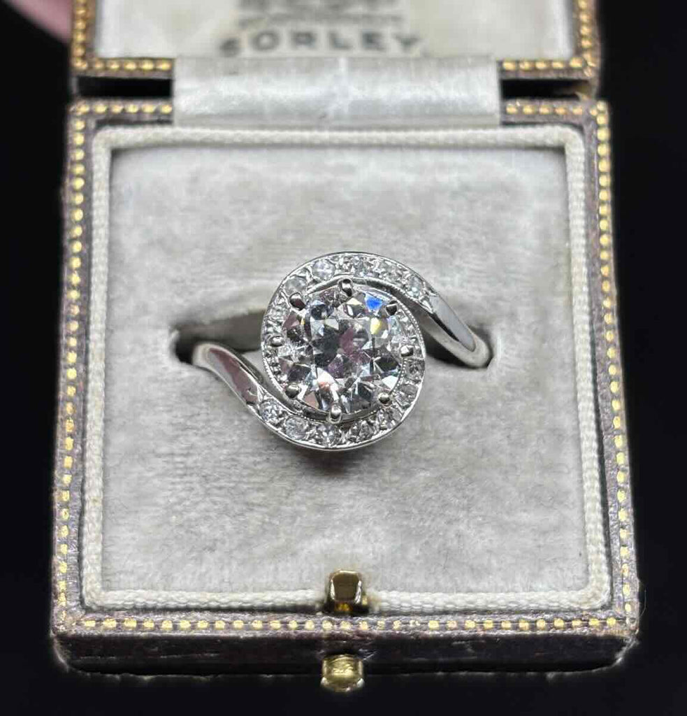 Antique diamond ring circa 1925 with 1.80ct Old European cut centre, 14 single cuts, 18ct white gold — classic antique engagement ring