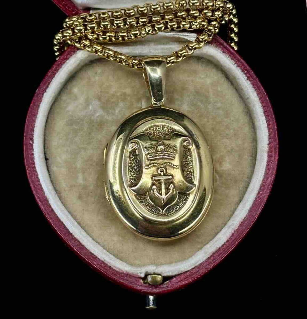Antique Victorian oval locket 32 x 26mm in 15ct yellow gold, perfect keepsake pendant for photos or hair