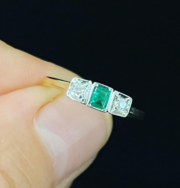 antique_emerald_and_diamond_ring