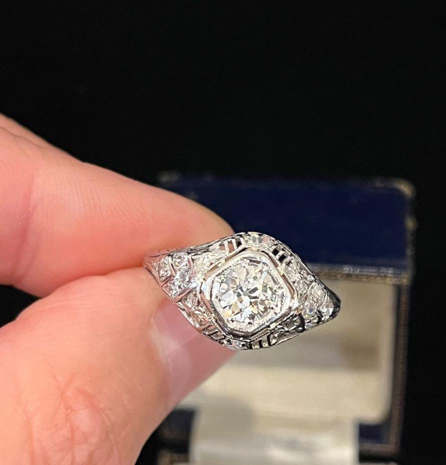 antique_Art_Deco_Platinum_Diamond_Ring
