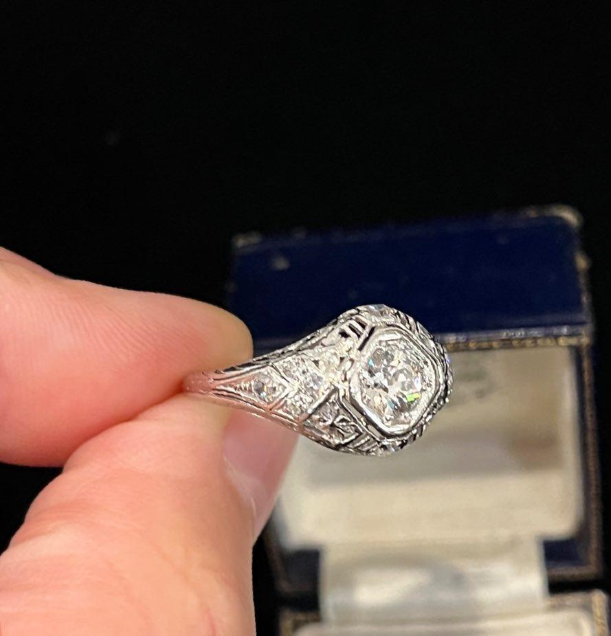 antique_Art_Deco_Diamond_engagement_Ring