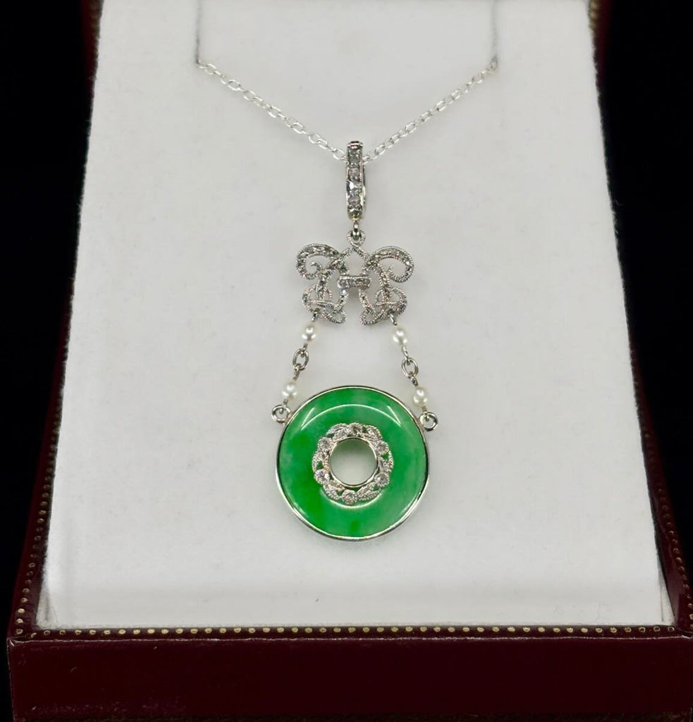 Belle Époque A‑type jadeite pendant featuring a 16mm jade pi disc with rose‑cut diamonds and natural pearls in platinum