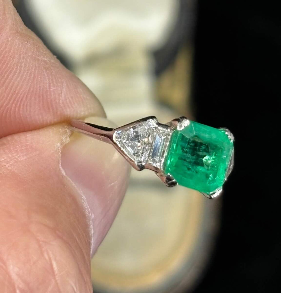 Birks of Canada signed Art Deco emerald and diamond ring circa 1930, original vintage platinum mounting.