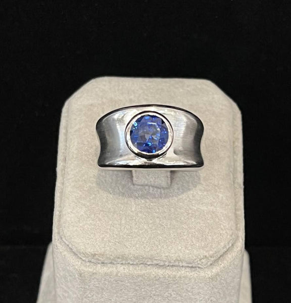 Contemporary White Gold Royal Blue Sapphire Ring - Irene Byrne & Co