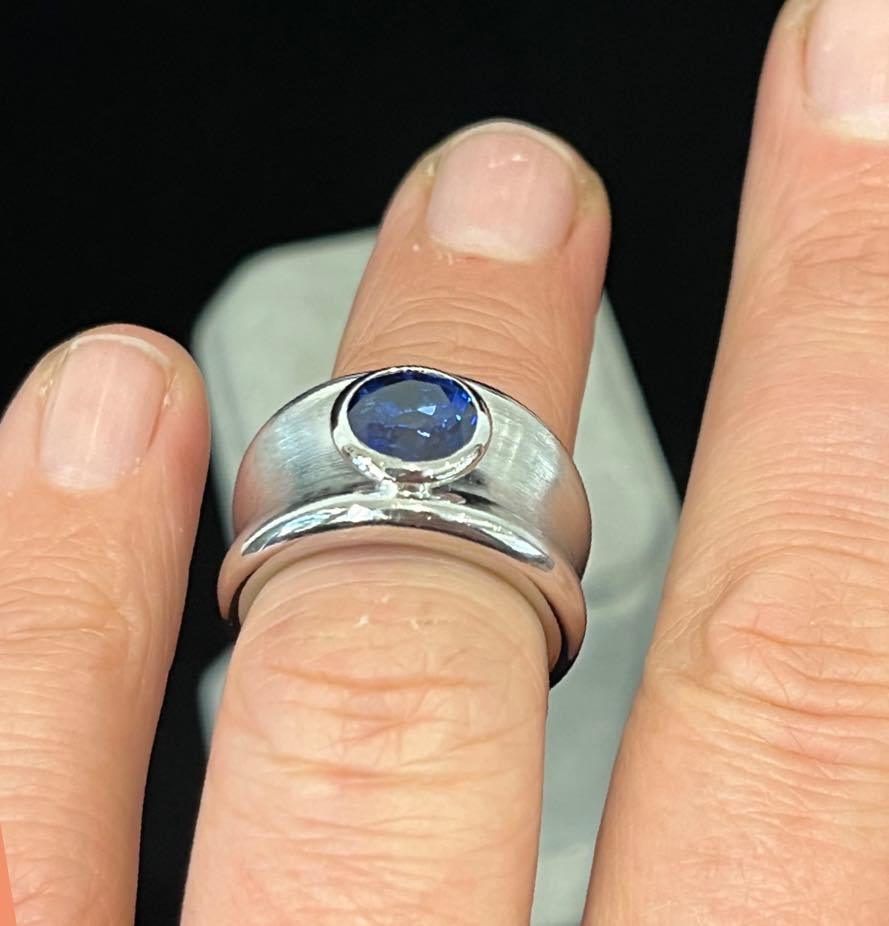 Contemporary White Gold Royal Blue Sapphire Ring - Irene Byrne & Co