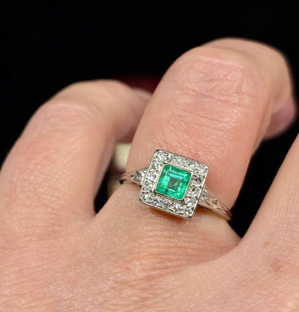A timeless piece: emerald and diamond ring from the 1950s.