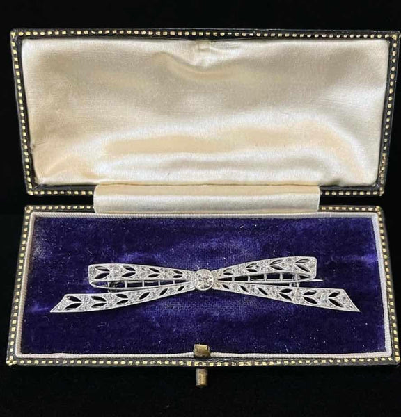 French_La_Belle_Epoque_Diamond_Bow_Brooch