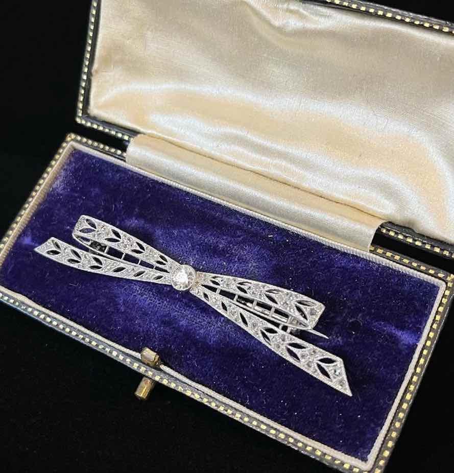 antique_French_La_Belle_Epoque_Diamond_Platinum_Bow_Brooch