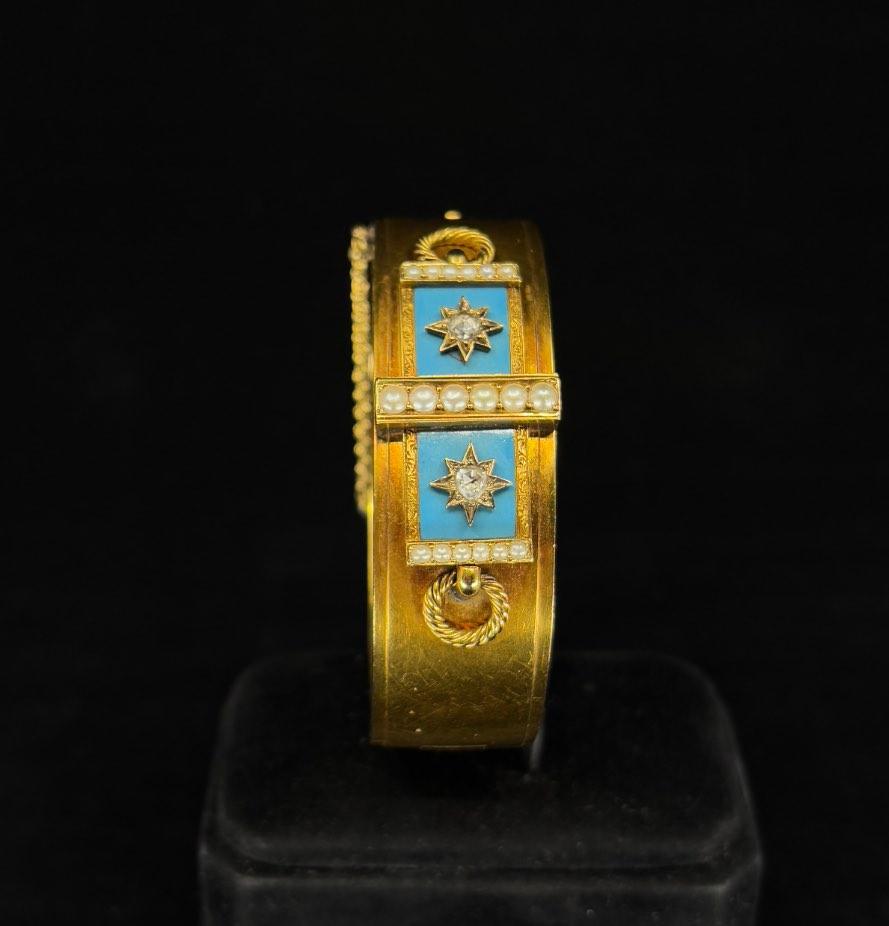Rare Victorian gold bangle from the 1860s with exquisite craftsmanship.