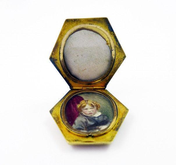 Victorian 15ct Gold Horseshoe Locket