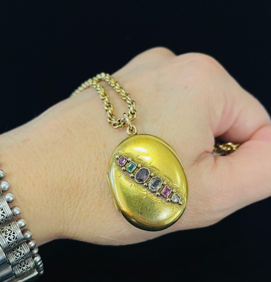 Victorian_REGARD_Oval_Locket