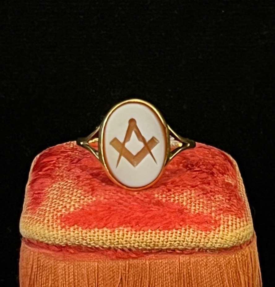 Victorian_Sardonyx_Signet_Ring